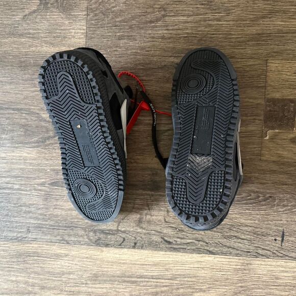 Off-white 'Floating Arrow' Grey and Black Trainers 38 - Picture 5 of 5